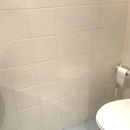 With 4 Bedrooms In With Balcony *